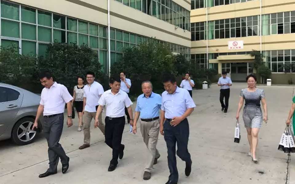 山东省商务厅领导莅临烟台博斯纳钢琴制造有限公司调研指导工作